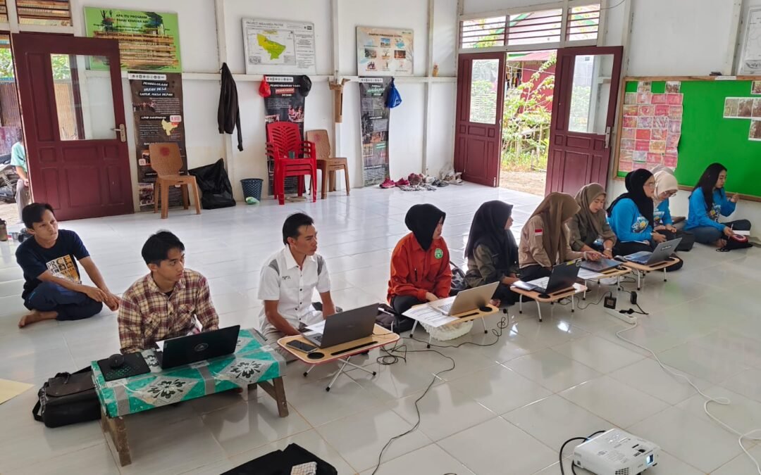 Pelatihan Pengelolaan Website  Di Desa Nanga Betung pada Hari Kedua